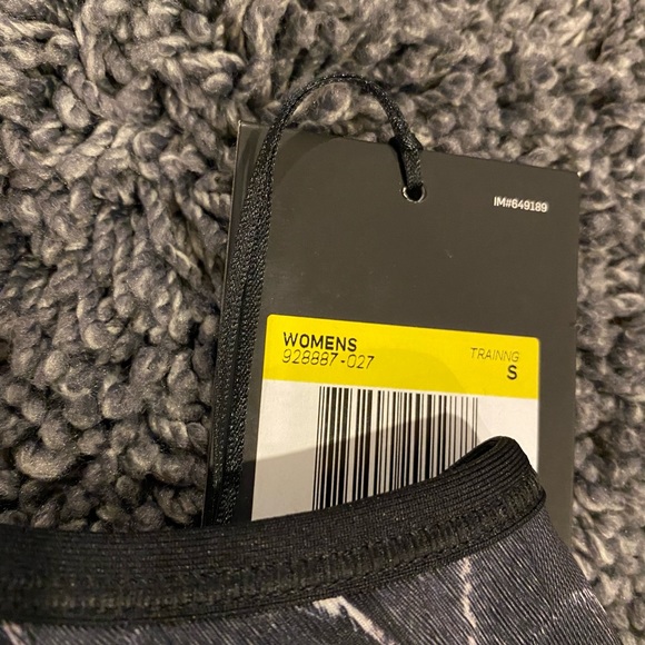 Nike sports bra - Picture 4 of 4